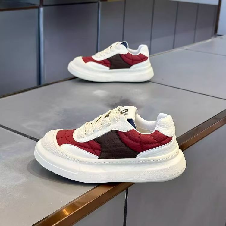 Men & Women Casual Sneakers – Lightweight Platform Shoes for Daily Wear.Comfort meets style — designed for everyday walking, commuting, and casual outfits.