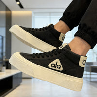 Unisex High-Top Platform Sneakers – Retro Street Style Shoes.Retro attitude. Platform comfort. Street ready.